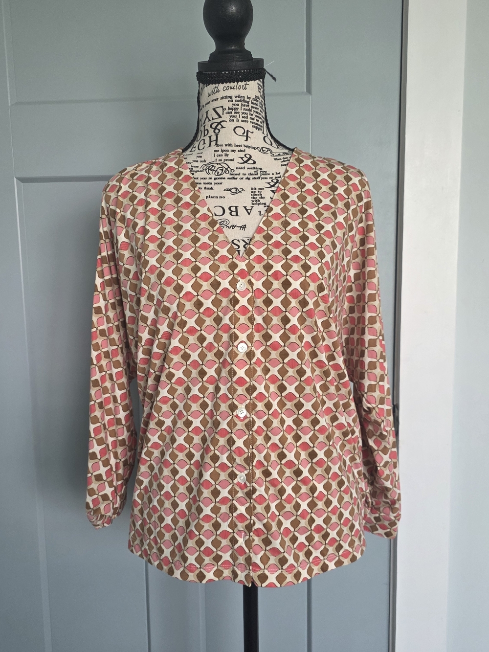 J.McLaughlin XS Geometric Button Up Top Pink Brown V-Neck Long Sleeve Blouse